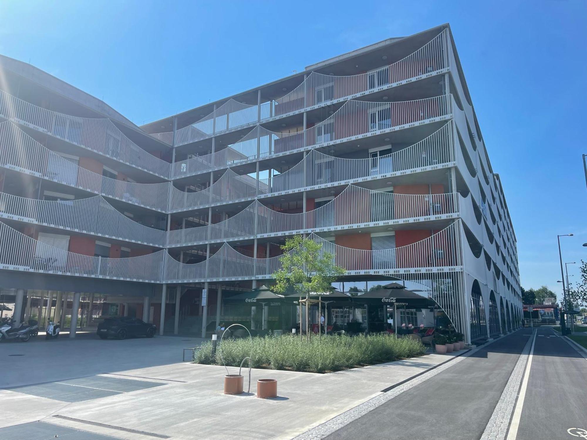 Luxusapartment Mit 40 Qm Terrasse, E-Parkplatz Und Parkplatz 格拉茨 外观 照片